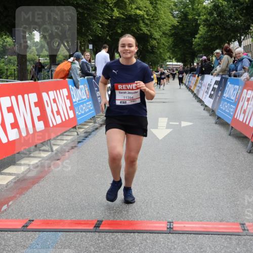 14.06.2026 - REWE Women's Run Strokosch-Dieckow http://msf.ph/oto/9787718 14.06.2026 10:19:53 Ziel 11394 meine-sportfotos.de