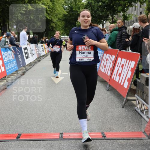 14.06.2026 - REWE Women's Run Strokosch-Dieckow http://msf.ph/oto/9787726 14.06.2026 10:20:07 Ziel 10517, 10592, 10748, 11024 meine-sportfotos.de