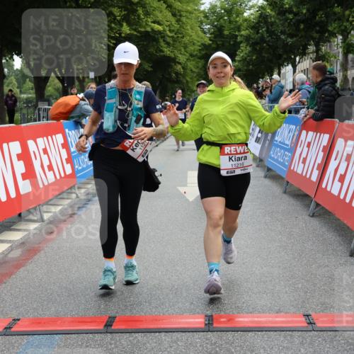 14.06.2026 - REWE Women's Run Strokosch-Dieckow http://msf.ph/oto/9787747 14.06.2026 10:20:25 Ziel 10446, 11028, 11215, 11216 meine-sportfotos.de