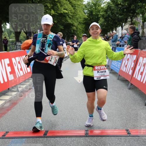 14.06.2026 - REWE Women's Run Strokosch-Dieckow http://msf.ph/oto/9787750 14.06.2026 10:20:25 Ziel 10446, 11028, 11215, 11216 meine-sportfotos.de