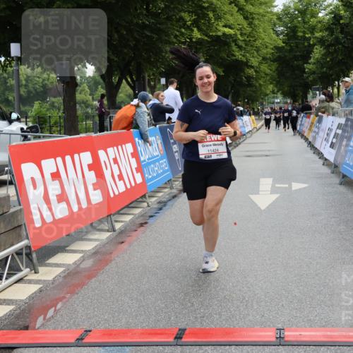 14.06.2026 - REWE Women's Run Strokosch-Dieckow http://msf.ph/oto/9787759 14.06.2026 10:20:30 Ziel 10446, 11028, 11215, 11216, 11424 meine-sportfotos.de