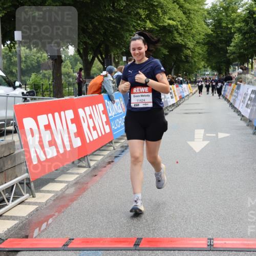 14.06.2026 - REWE Women's Run Strokosch-Dieckow http://msf.ph/oto/9787763 14.06.2026 10:20:31 Ziel 10446, 11028, 11215, 11216, 11424 meine-sportfotos.de