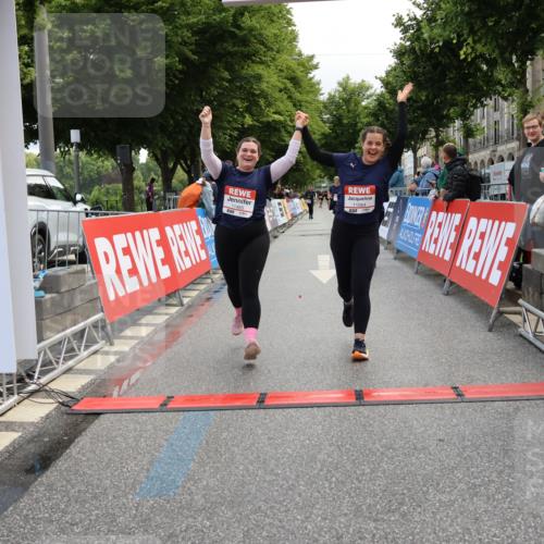 14.06.2026 - REWE Women's Run Strokosch-Dieckow http://msf.ph/oto/9787769 14.06.2026 10:20:44 Ziel 10084, 11064, 11465 meine-sportfotos.de