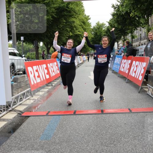 14.06.2026 - REWE Women's Run Strokosch-Dieckow http://msf.ph/oto/9787770 14.06.2026 10:20:44 Ziel 10084, 11064, 11465 meine-sportfotos.de