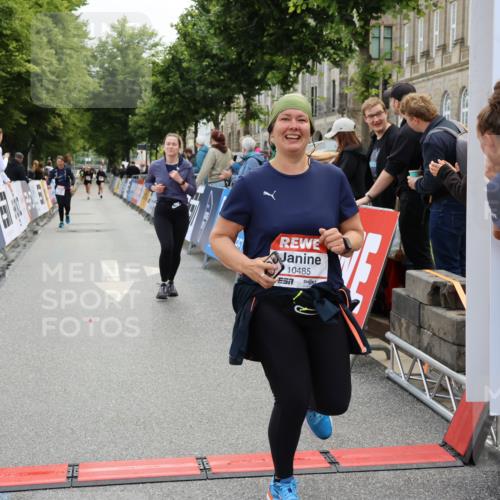 14.06.2026 - REWE Women's Run Strokosch-Dieckow http://msf.ph/oto/9787781 14.06.2026 10:20:51 Ziel 10084, 10485, 10767, 11064, 11465 meine-sportfotos.de