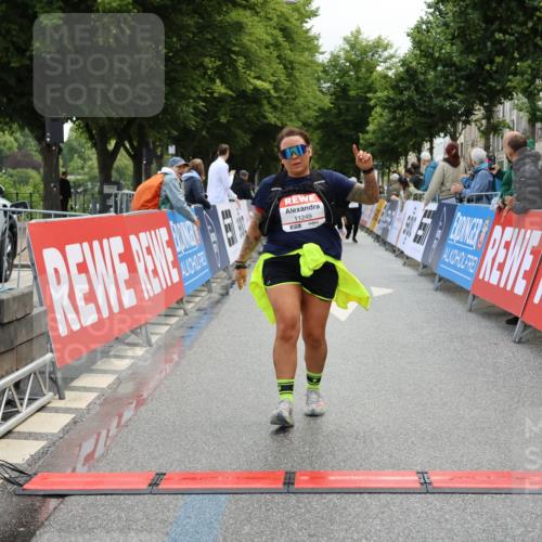 14.06.2026 - REWE Women's Run Strokosch-Dieckow http://msf.ph/oto/9787802 14.06.2026 10:21:27 Ziel 11249 meine-sportfotos.de