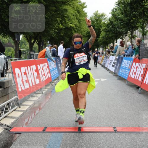 14.06.2026 - REWE Women's Run Strokosch-Dieckow http://msf.ph/oto/9787809 14.06.2026 10:21:27 Ziel 11249 meine-sportfotos.de