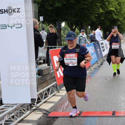 14.06.2026 - REWE Women's Run Strokosch-Dieckow http://msf.ph/oto/9787844 14.06.2026 10:21:37 Ziel 10174, 10212, 10520, 10607, 10714, 11256 meine-sportfotos.de