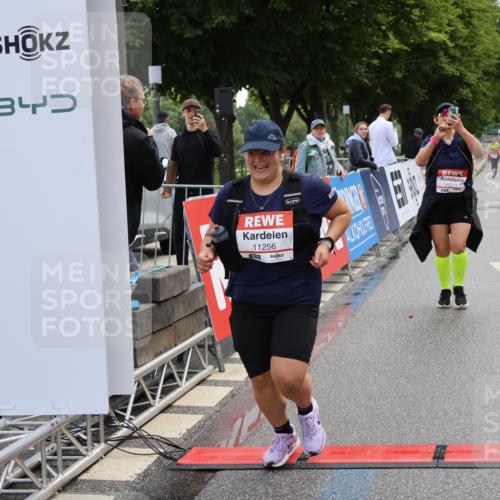 14.06.2026 - REWE Women's Run Strokosch-Dieckow http://msf.ph/oto/9787845 14.06.2026 10:21:37 Ziel 10174, 10212, 10520, 10607, 10714, 11256 meine-sportfotos.de