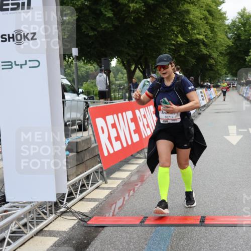 14.06.2026 - REWE Women's Run Strokosch-Dieckow http://msf.ph/oto/9787847 14.06.2026 10:21:39 Ziel 10174, 10212, 10520, 10607, 10714, 11256 meine-sportfotos.de