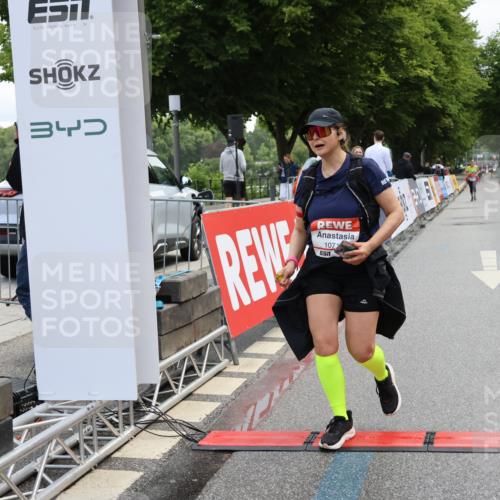 14.06.2026 - REWE Women's Run Strokosch-Dieckow http://msf.ph/oto/9787850 14.06.2026 10:21:40 Ziel 10174, 10212, 10520, 10607, 10714, 11256 meine-sportfotos.de