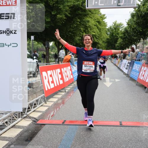 14.06.2026 - REWE Women's Run Strokosch-Dieckow http://msf.ph/oto/9787887 14.06.2026 10:22:17 Ziel 10182, 10239, 10649, 10729, 11384 meine-sportfotos.de