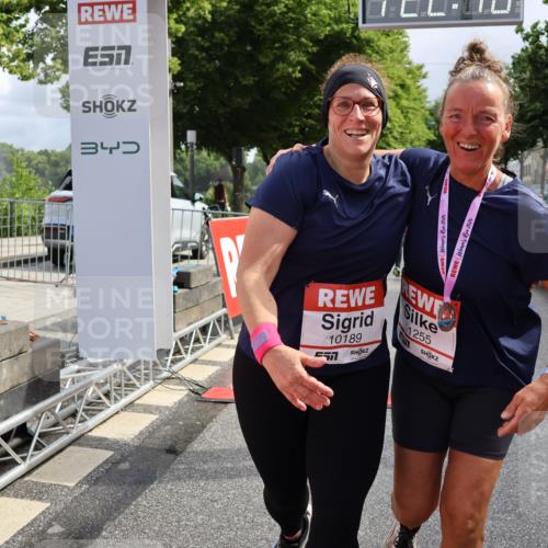 14.06.2026 - REWE Women's Run Strokosch-Dieckow http://msf.ph/oto/9787926 14.06.2026 10:23:09 Ziel 10189, 10560, 11203 meine-sportfotos.de