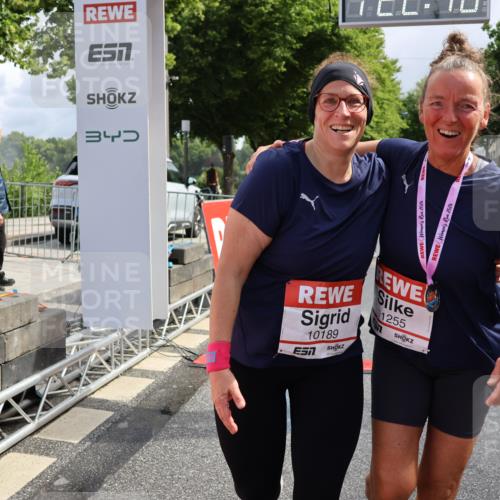 14.06.2026 - REWE Women's Run Strokosch-Dieckow http://msf.ph/oto/9787927 14.06.2026 10:23:09 Ziel 10189, 10560, 11203 meine-sportfotos.de