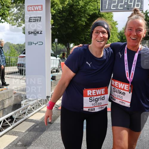 14.06.2026 - REWE Women's Run Strokosch-Dieckow http://msf.ph/oto/9787928 14.06.2026 10:23:09 Ziel 10189, 10560, 11203 meine-sportfotos.de