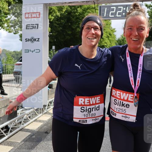 14.06.2026 - REWE Women's Run Strokosch-Dieckow http://msf.ph/oto/9787930 14.06.2026 10:23:09 Ziel 10189, 10560, 11203 meine-sportfotos.de