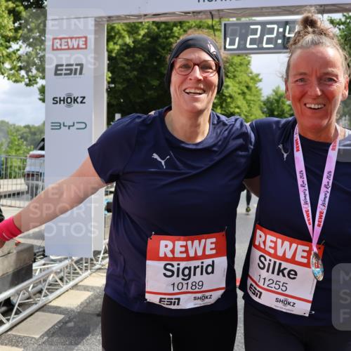 14.06.2026 - REWE Women's Run Strokosch-Dieckow http://msf.ph/oto/9787931 14.06.2026 10:23:09 Ziel 10189, 10560, 11203 meine-sportfotos.de