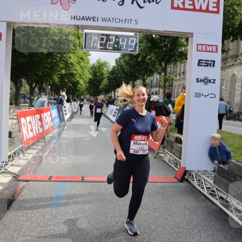 14.06.2026 - REWE Women's Run Strokosch-Dieckow http://msf.ph/oto/9787933 14.06.2026 10:23:11 Ziel 10189, 10560, 11203 meine-sportfotos.de