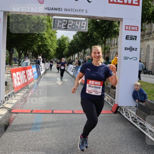 14.06.2026 - REWE Women's Run Strokosch-Dieckow http://msf.ph/oto/9787935 14.06.2026 10:23:11 Ziel 10189, 10560, 11203 meine-sportfotos.de