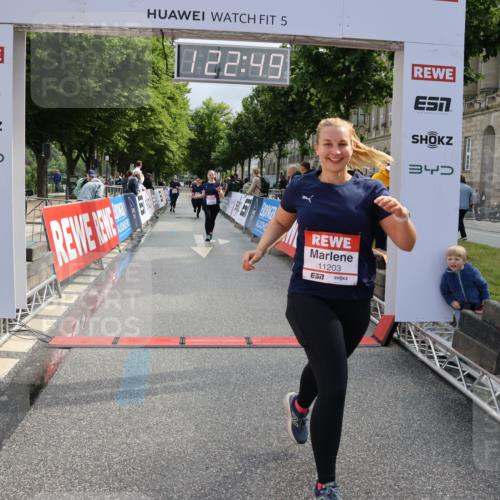 14.06.2026 - REWE Women's Run Strokosch-Dieckow http://msf.ph/oto/9787936 14.06.2026 10:23:11 Ziel 10189, 10560, 11203 meine-sportfotos.de