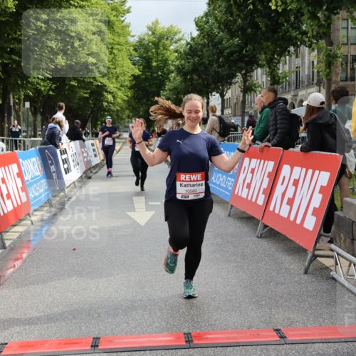 14.06.2026 - REWE Women's Run Strokosch-Dieckow http://msf.ph/oto/9787937 14.06.2026 10:23:13 Ziel 10189, 10560, 10681, 11203 meine-sportfotos.de