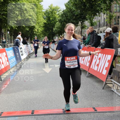 14.06.2026 - REWE Women's Run Strokosch-Dieckow http://msf.ph/oto/9787943 14.06.2026 10:23:14 Ziel 10189, 10560, 10681, 11203 meine-sportfotos.de