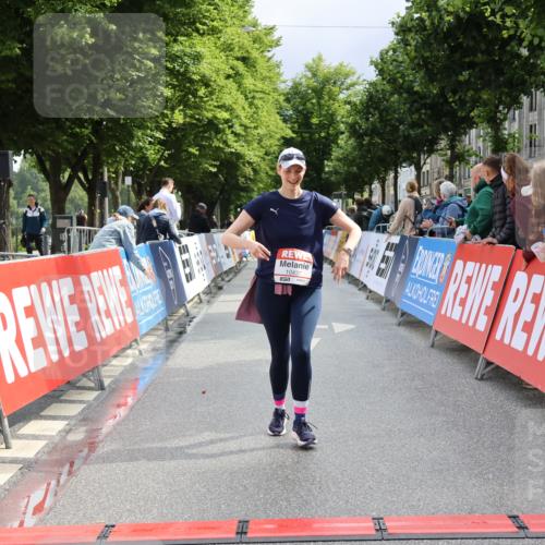 14.06.2026 - REWE Women's Run Strokosch-Dieckow http://msf.ph/oto/9787958 14.06.2026 10:23:20 Ziel 10437, 10560, 10681 meine-sportfotos.de