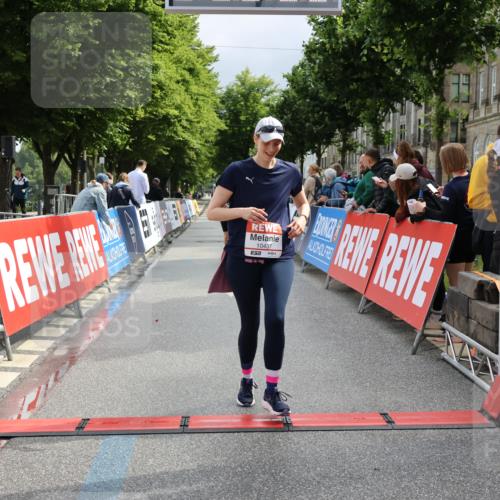 14.06.2026 - REWE Women's Run Strokosch-Dieckow http://msf.ph/oto/9787961 14.06.2026 10:23:21 Ziel 10437, 10560, 10681, 10918 meine-sportfotos.de