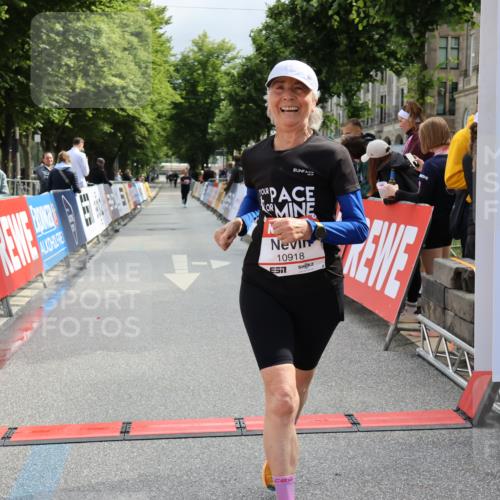 14.06.2026 - REWE Women's Run Strokosch-Dieckow http://msf.ph/oto/9787973 14.06.2026 10:23:26 Ziel 10437, 10918 meine-sportfotos.de