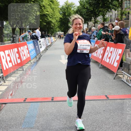 14.06.2026 - REWE Women's Run Strokosch-Dieckow http://msf.ph/oto/9787981 14.06.2026 10:23:40 Ziel 10457 meine-sportfotos.de