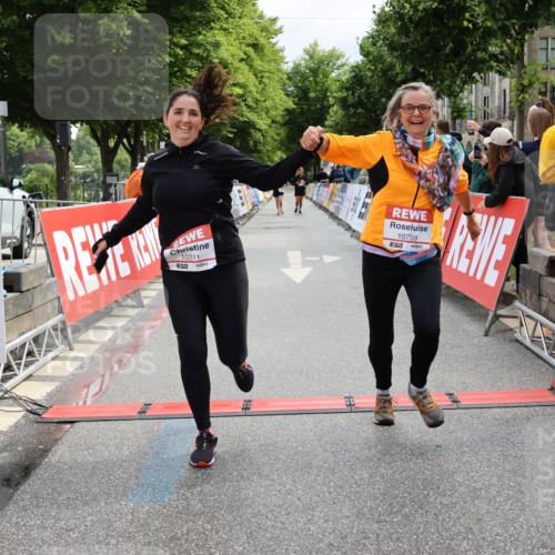 14.06.2026 - REWE Women's Run Strokosch-Dieckow http://msf.ph/oto/9787992 14.06.2026 10:24:03 Ziel 10311, 10759 meine-sportfotos.de