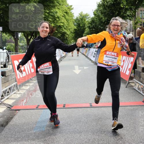 14.06.2026 - REWE Women's Run Strokosch-Dieckow http://msf.ph/oto/9787994 14.06.2026 10:24:03 Ziel 10311, 10759 meine-sportfotos.de