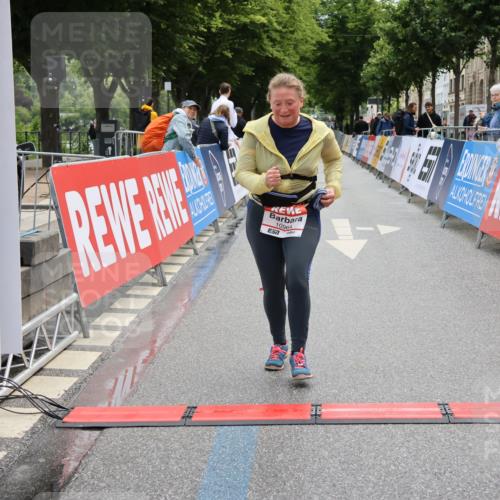 14.06.2026 - REWE Women's Run Strokosch-Dieckow http://msf.ph/oto/9788009 14.06.2026 10:24:40 Ziel 10964 meine-sportfotos.de