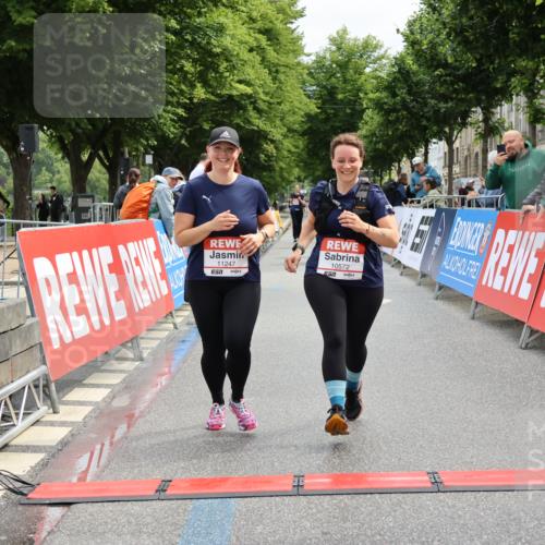 14.06.2026 - REWE Women's Run Strokosch-Dieckow http://msf.ph/oto/9788015 14.06.2026 10:24:57 Ziel 10572, 11247 meine-sportfotos.de