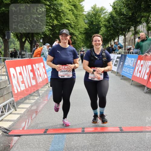 14.06.2026 - REWE Women's Run Strokosch-Dieckow http://msf.ph/oto/9788019 14.06.2026 10:24:57 Ziel 10572, 11247 meine-sportfotos.de