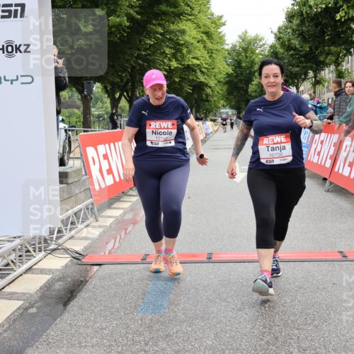 14.06.2026 - REWE Women's Run Strokosch-Dieckow http://msf.ph/oto/9788048 14.06.2026 10:25:28 Ziel 10152, 10700 meine-sportfotos.de