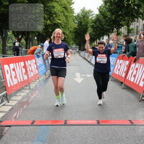 14.06.2026 - REWE Women's Run Strokosch-Dieckow http://msf.ph/oto/9788067 14.06.2026 10:25:54 Ziel 10381, 10459, 10562, 11237 meine-sportfotos.de