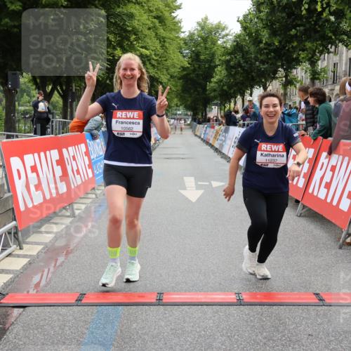 14.06.2026 - REWE Women's Run Strokosch-Dieckow http://msf.ph/oto/9788074 14.06.2026 10:25:55 Ziel 10381, 10459, 10562, 11237 meine-sportfotos.de