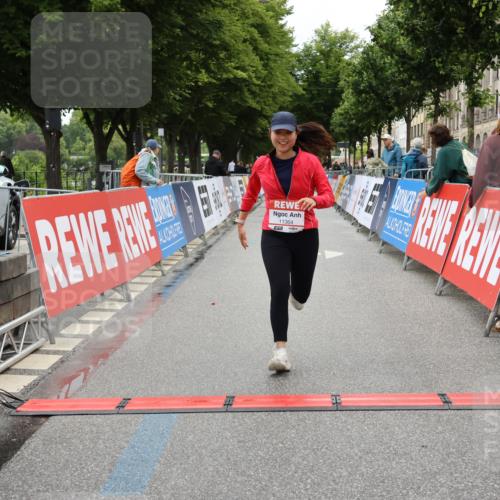 14.06.2026 - REWE Women's Run Strokosch-Dieckow http://msf.ph/oto/9788114 14.06.2026 10:27:55 Ziel 11364 meine-sportfotos.de