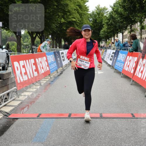 14.06.2026 - REWE Women's Run Strokosch-Dieckow http://msf.ph/oto/9788120 14.06.2026 10:27:55 Ziel 11364 meine-sportfotos.de