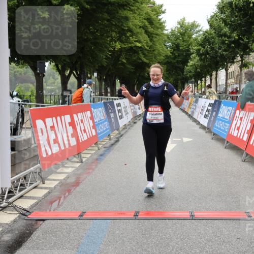 14.06.2026 - REWE Women's Run Strokosch-Dieckow http://msf.ph/oto/9788123 14.06.2026 10:28:33 Ziel 11193 meine-sportfotos.de