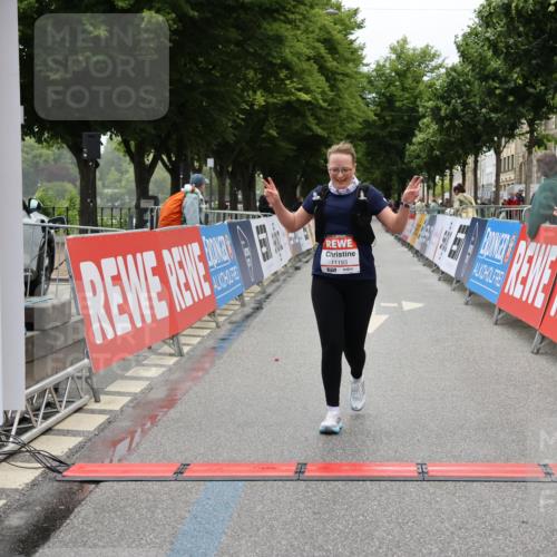 14.06.2026 - REWE Women's Run Strokosch-Dieckow http://msf.ph/oto/9788124 14.06.2026 10:28:33 Ziel 11193 meine-sportfotos.de