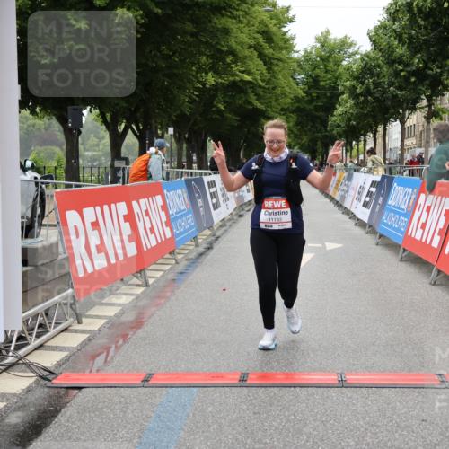 14.06.2026 - REWE Women's Run Strokosch-Dieckow http://msf.ph/oto/9788125 14.06.2026 10:28:33 Ziel 11193 meine-sportfotos.de