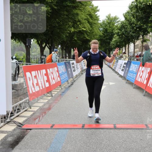 14.06.2026 - REWE Women's Run Strokosch-Dieckow http://msf.ph/oto/9788128 14.06.2026 10:28:33 Ziel 11193 meine-sportfotos.de