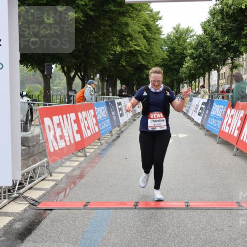 14.06.2026 - REWE Women's Run Strokosch-Dieckow http://msf.ph/oto/9788130 14.06.2026 10:28:33 Ziel 11193 meine-sportfotos.de