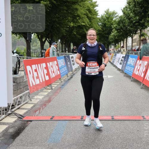 14.06.2026 - REWE Women's Run Strokosch-Dieckow http://msf.ph/oto/9788138 14.06.2026 10:28:34 Ziel 11193 meine-sportfotos.de