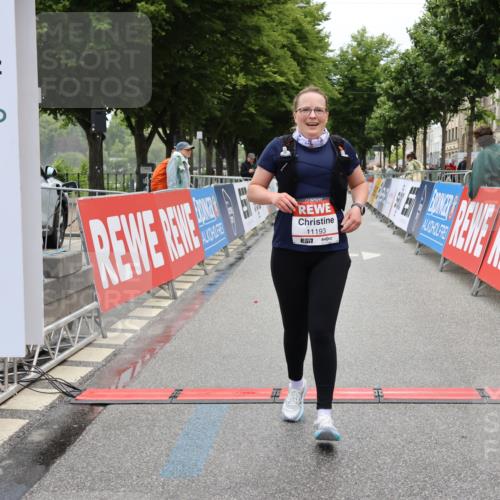14.06.2026 - REWE Women's Run Strokosch-Dieckow http://msf.ph/oto/9788139 14.06.2026 10:28:34 Ziel 11193 meine-sportfotos.de