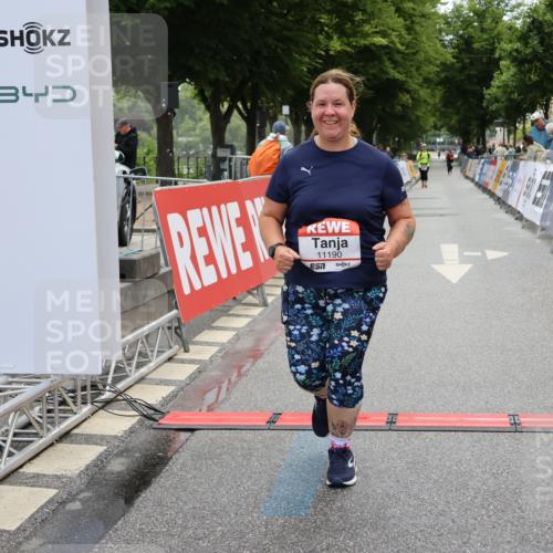 14.06.2026 - REWE Women's Run Strokosch-Dieckow http://msf.ph/oto/9788149 14.06.2026 10:28:56 Ziel 11190 meine-sportfotos.de