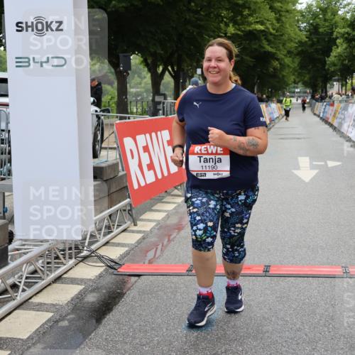 14.06.2026 - REWE Women's Run Strokosch-Dieckow http://msf.ph/oto/9788151 14.06.2026 10:28:56 Ziel 11190 meine-sportfotos.de