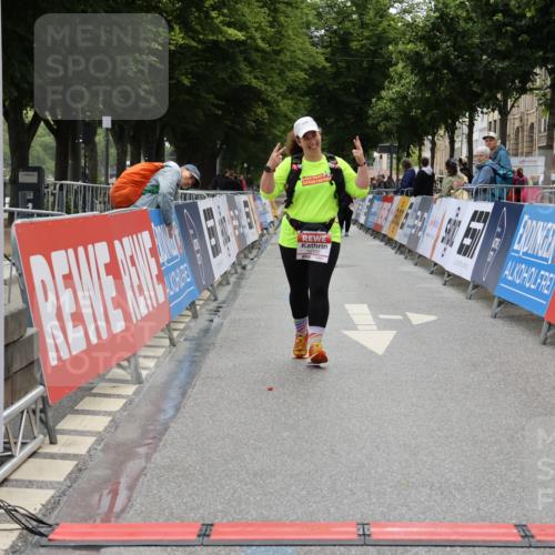 14.06.2026 - REWE Women's Run Strokosch-Dieckow http://msf.ph/oto/9788155 14.06.2026 10:29:12 Ziel 10100 meine-sportfotos.de